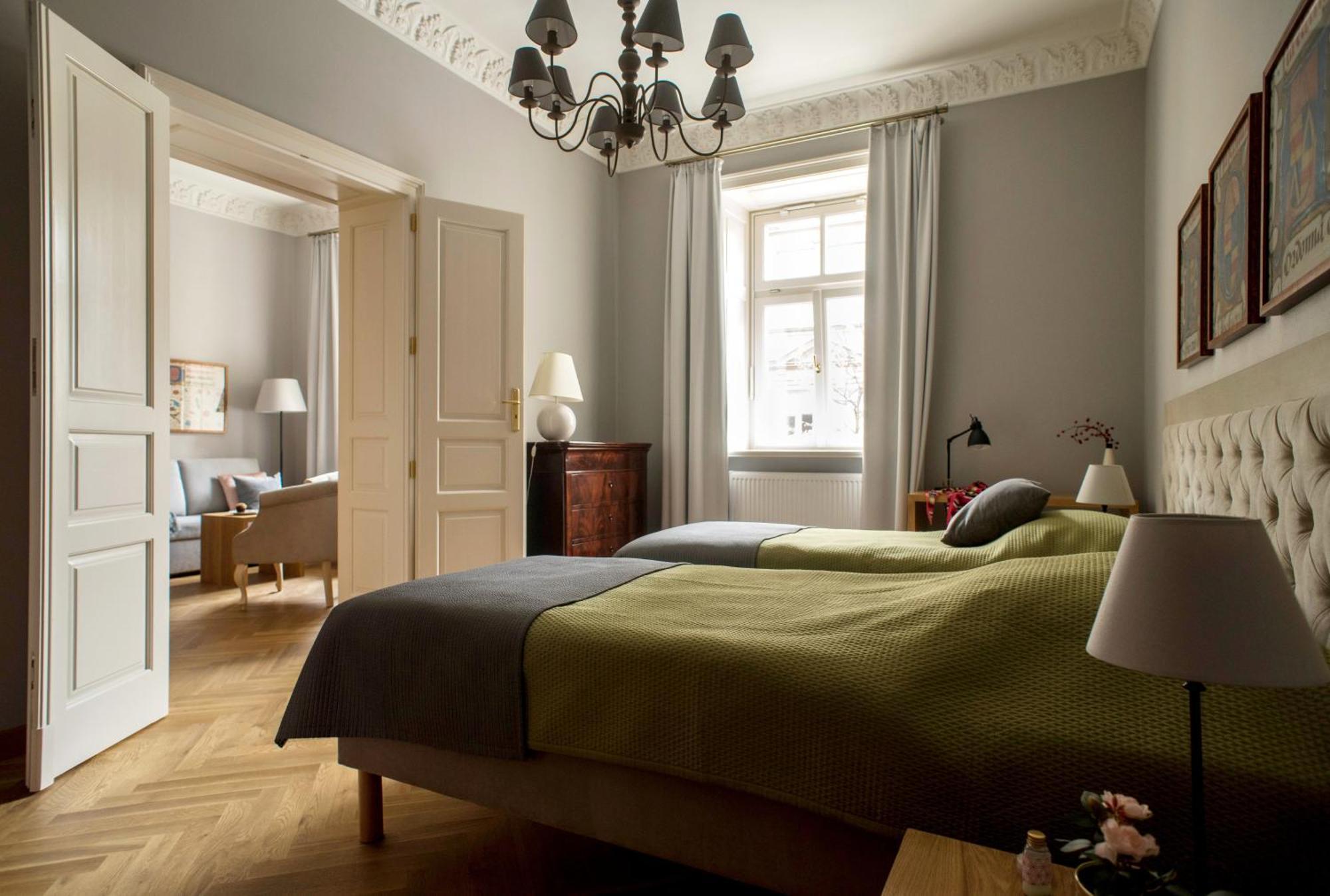 Superior One-Bedroom Apartment