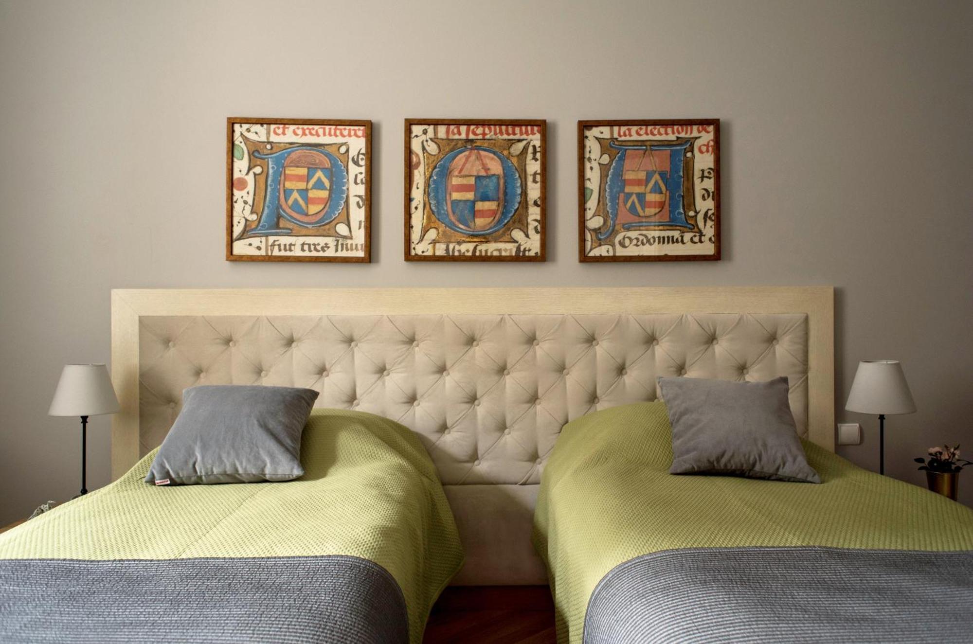 Deluxe One-Bedroom Apartment
