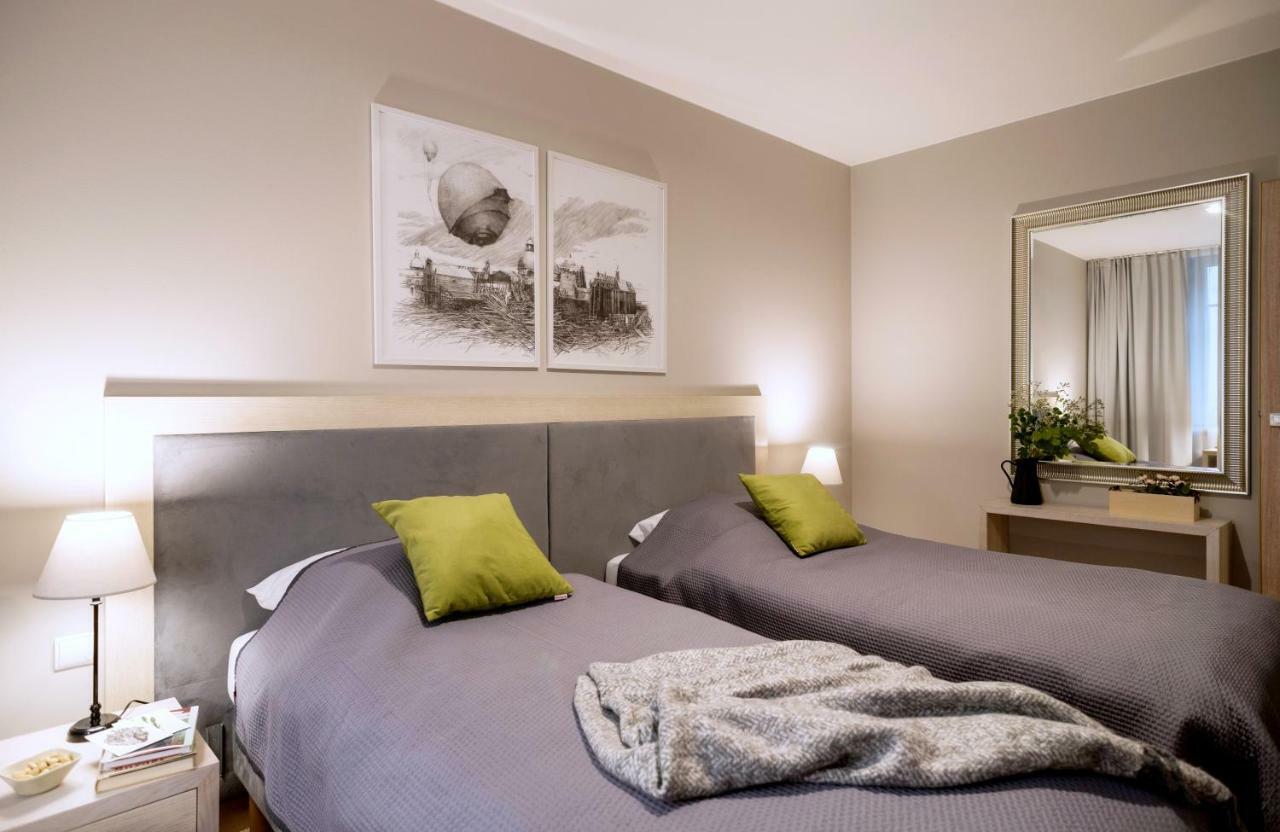 One-Bedroom Apartment,1009272997:JPEG